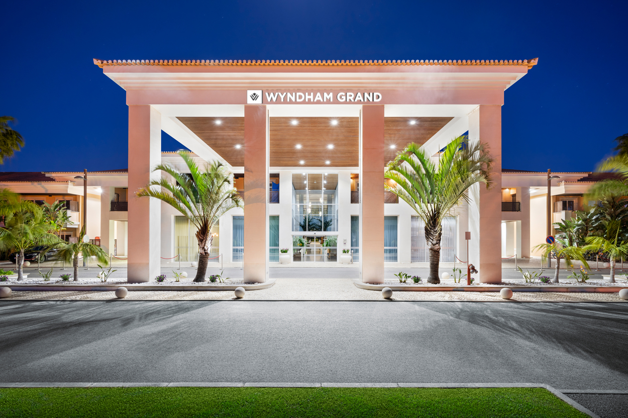 Wyndham Grand Algarve - Hotel Entrance - WeLoveGolfTravel