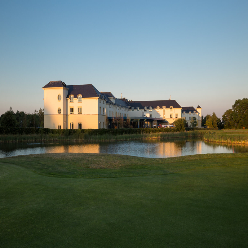 Hotel Exterior 2018 800x800 - WeLoveGolfTravel