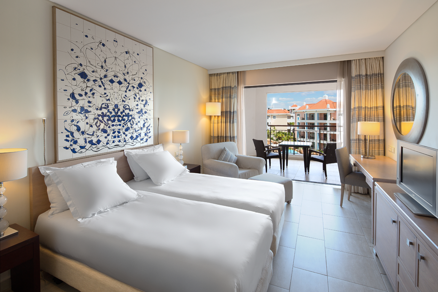 Hotel-Vilamoura-bedroom - WeLoveGolfTravel