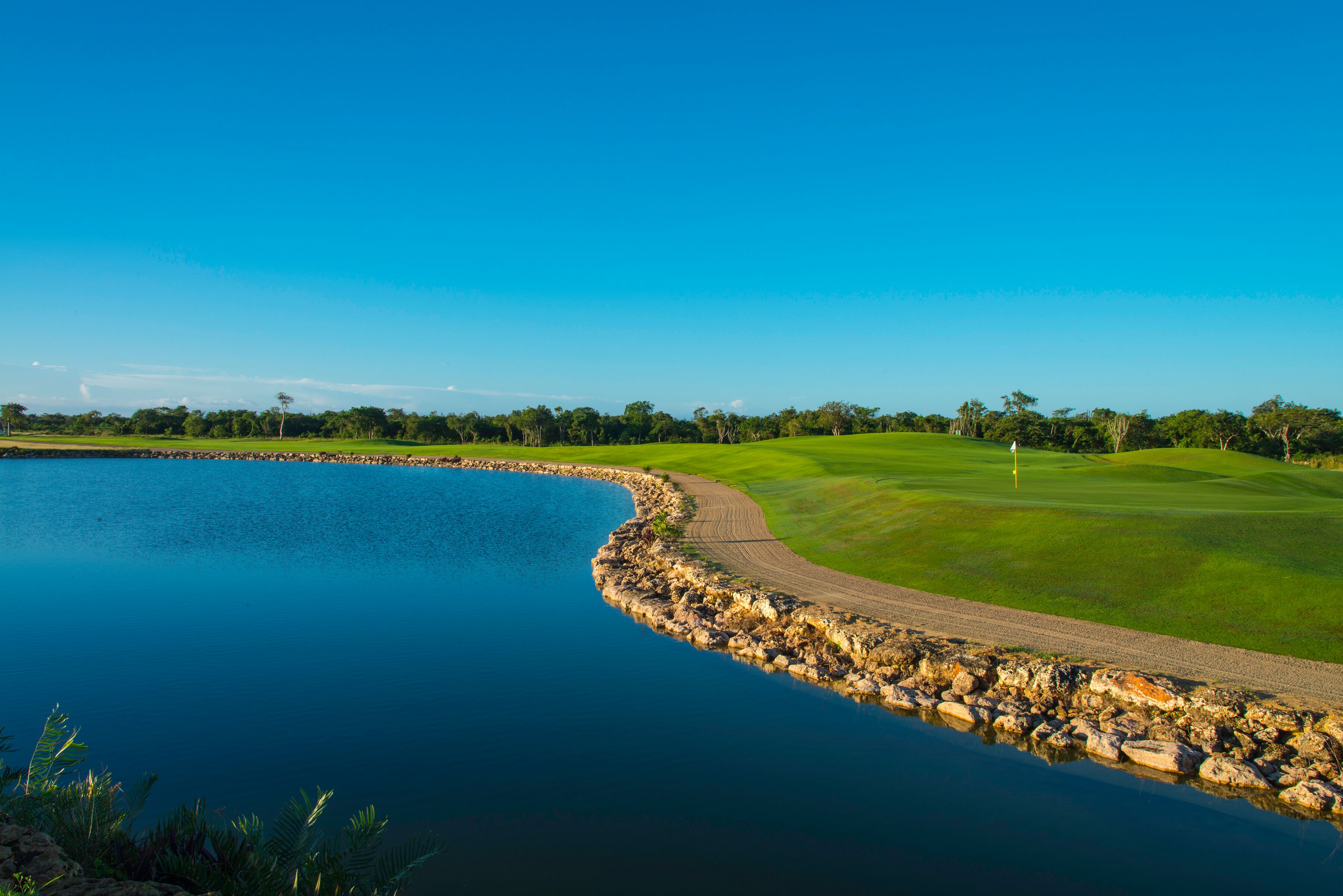 Dye Fore - WeLoveGolfTravel