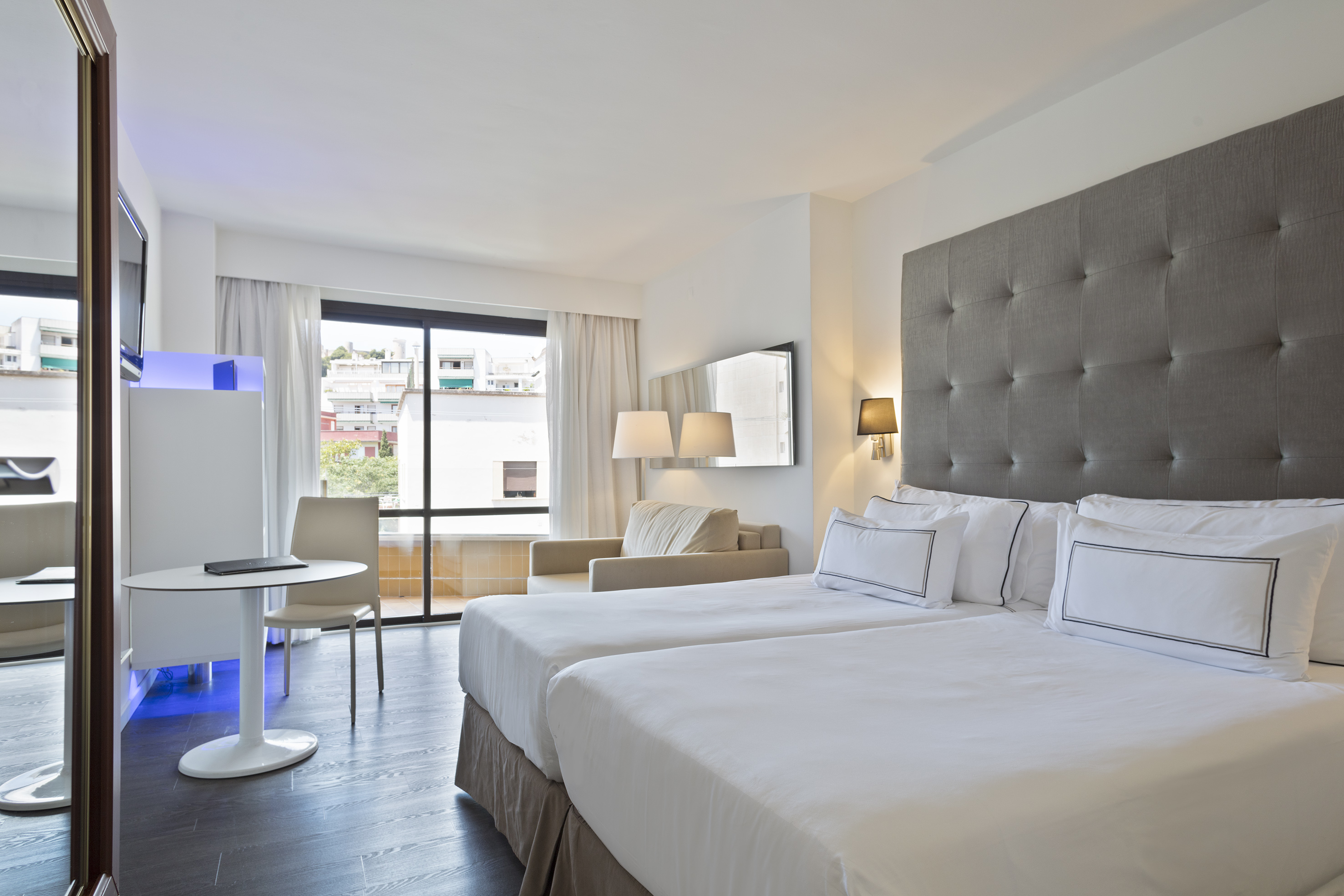 102aMeliaPalmaMarina-Standard_Room - WeLoveGolfTravel