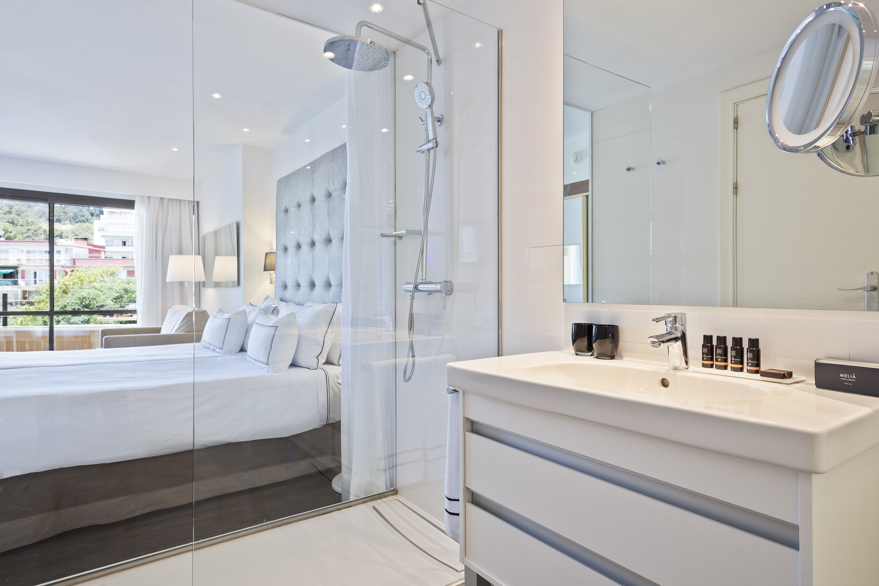 102cMeliaPalmaMarina-Standard_Room_amenities - WeLoveGolfTravel