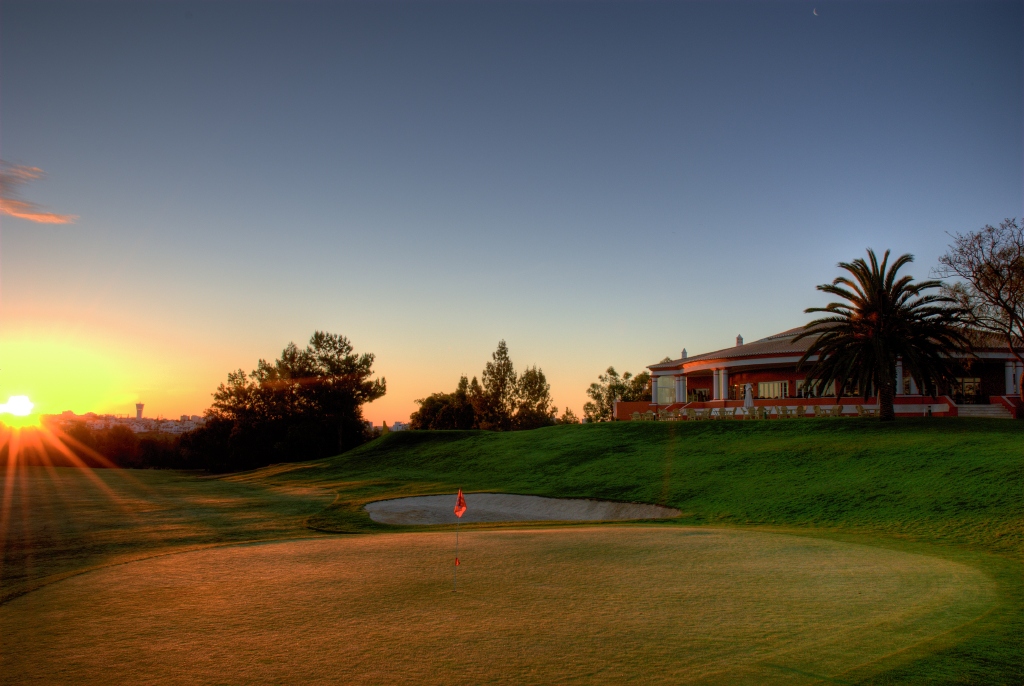 Courses009 Alto 18th sunrise - WeLoveGolfTravel