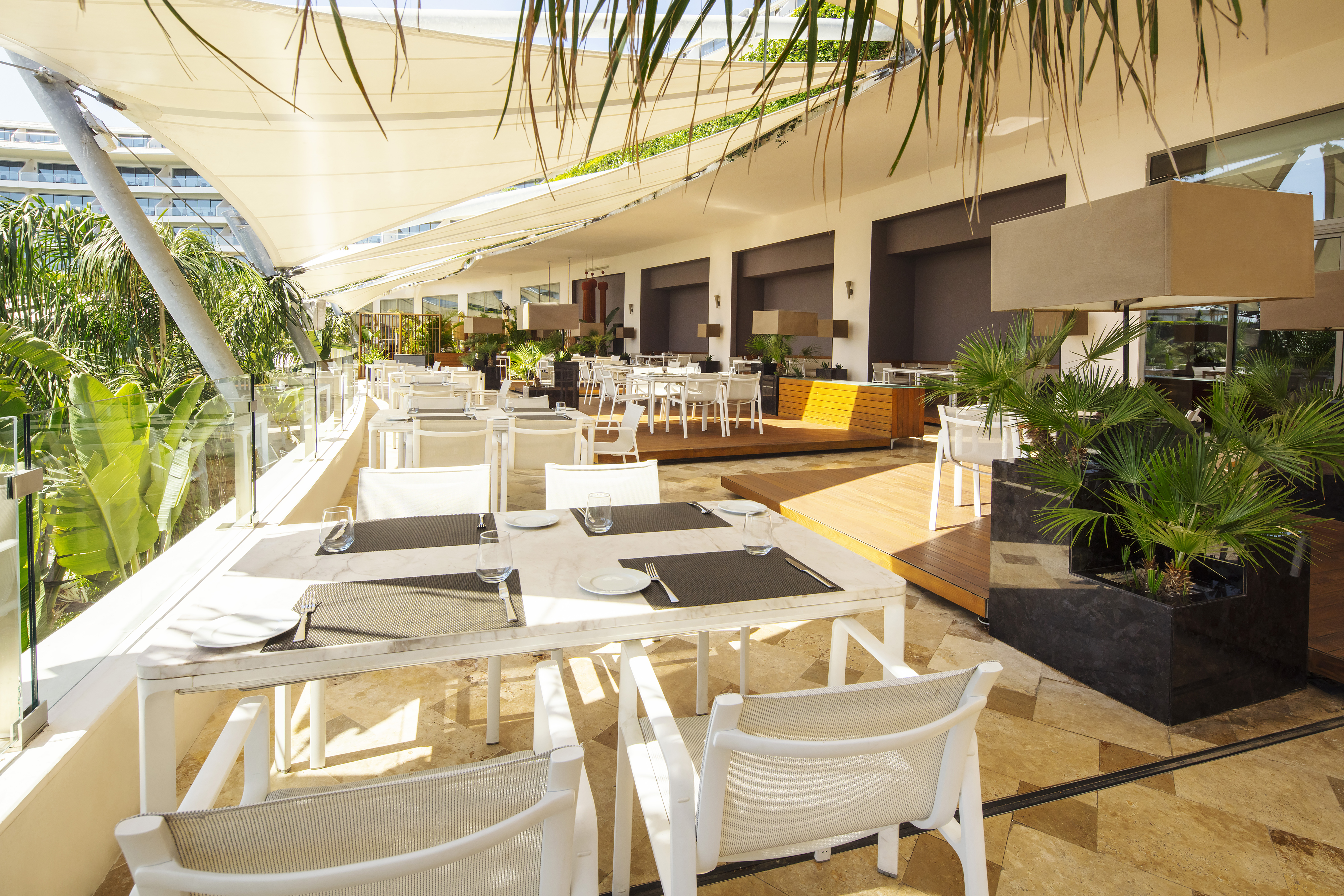 MRB_Azure24_Terrace_2 - WeLoveGolfTravel