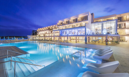 Mail Pool & Hotel - WeLoveGolfTravel Mail Pool & Hotel