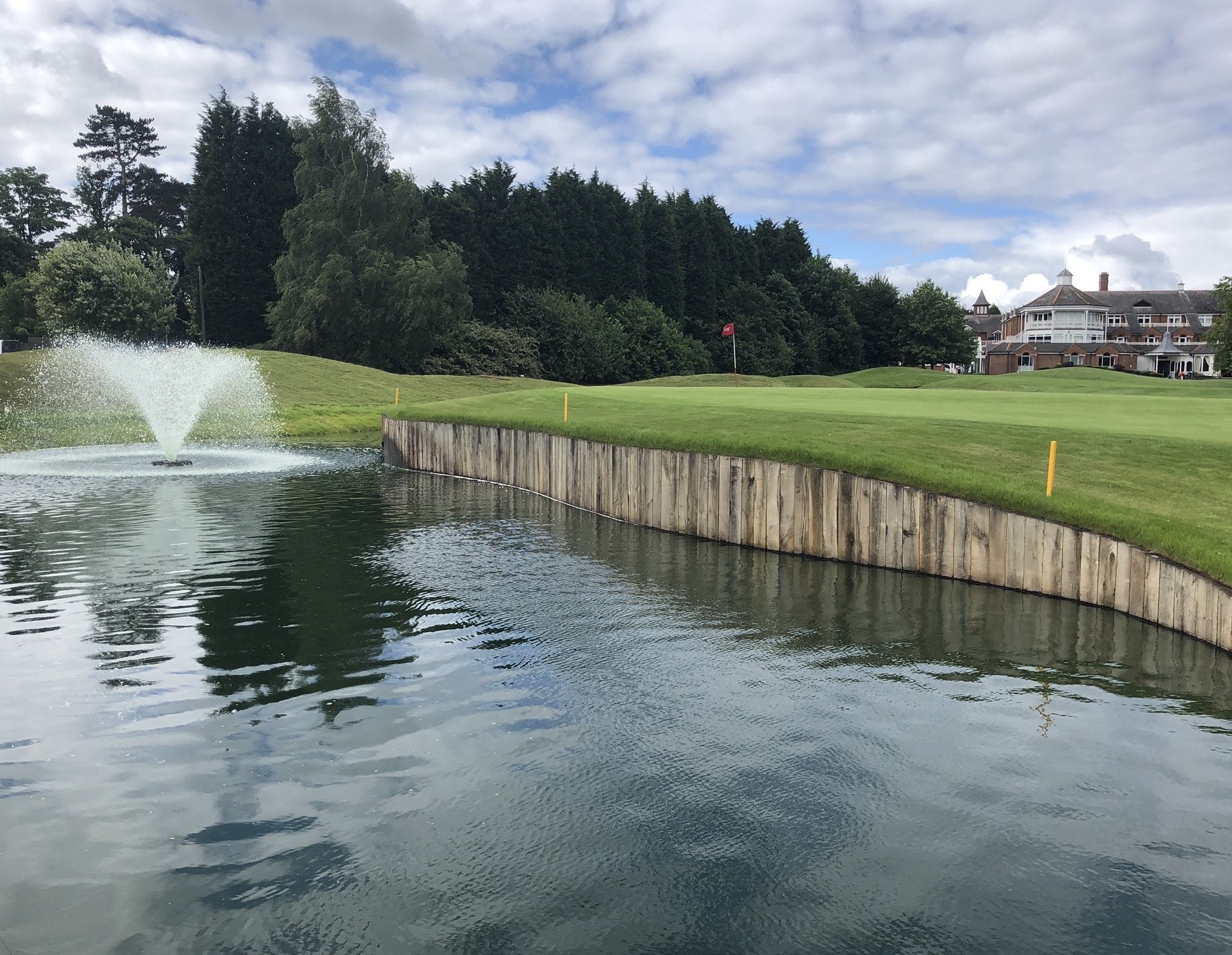 PGA 18th Lake - WeLoveGolfTravel