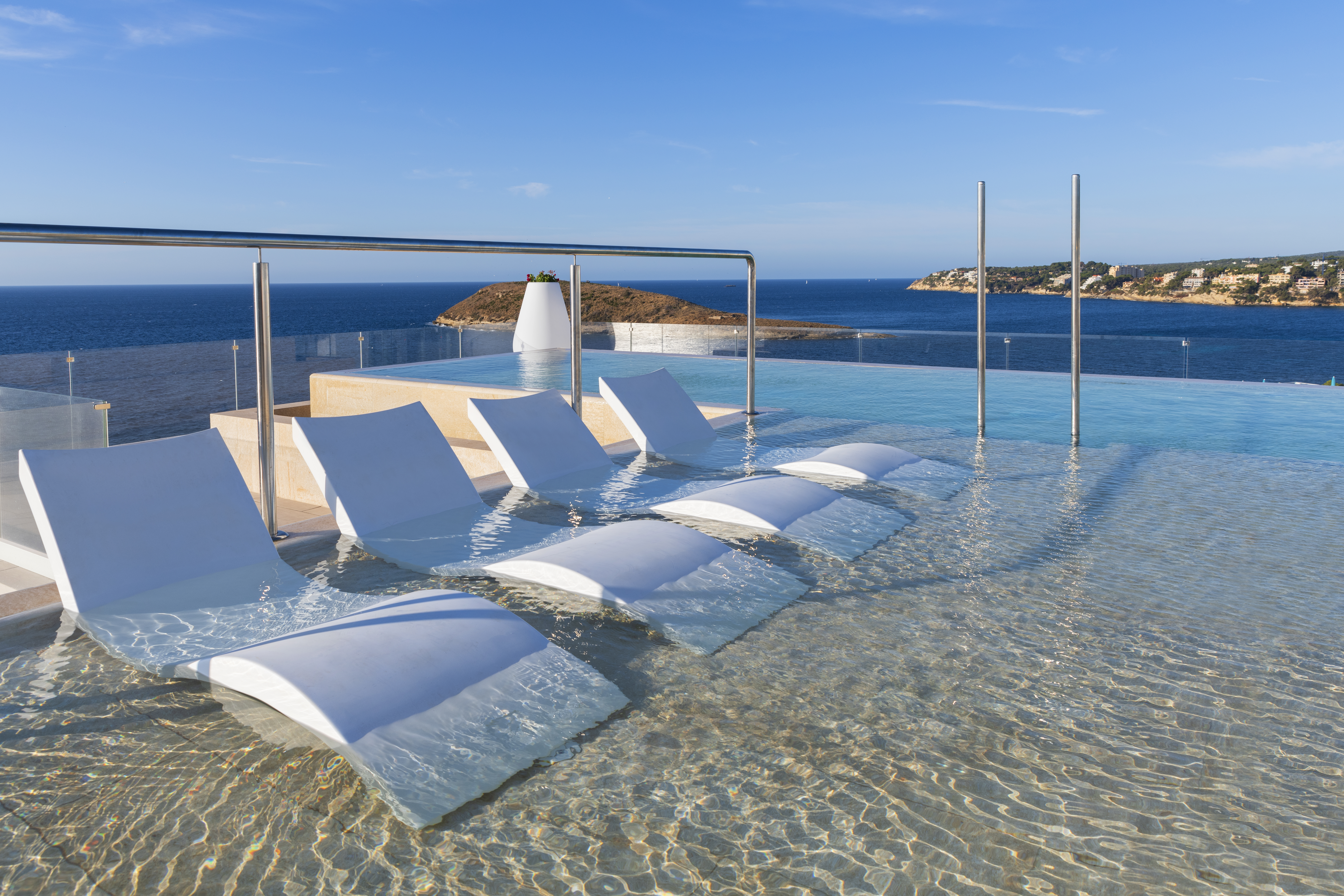 Sky Pool - WeLoveGolfTravel