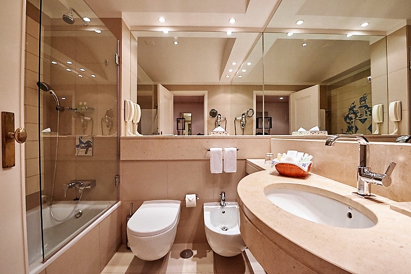 PHG_Bathroom_Room_LOW (11) - WeLoveGolfTravel
