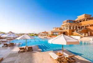 TheCascadesGolfResortSomaBay-pool3 - WeLoveGolfTravel