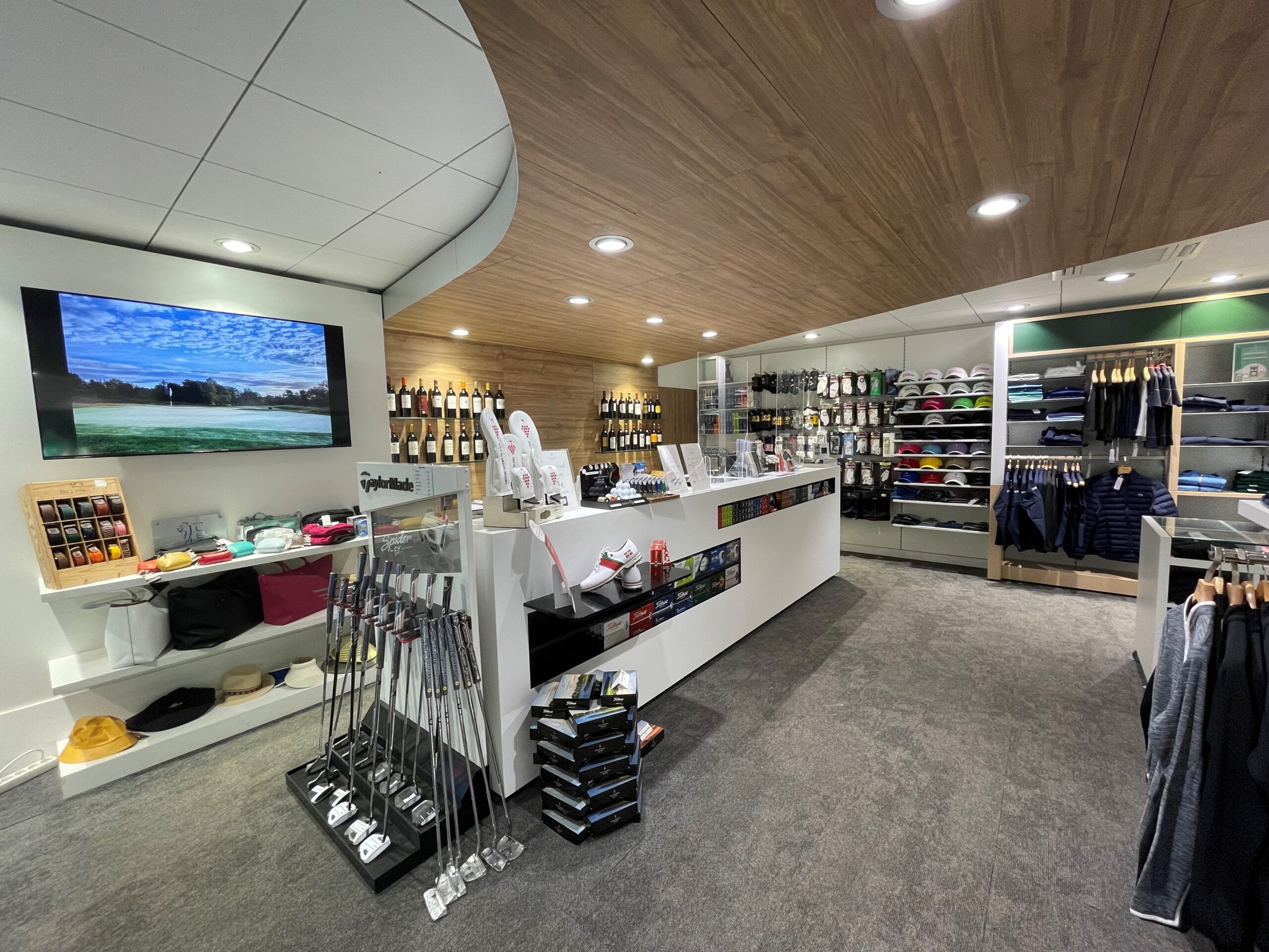 Proshop - WeLoveGolfTravel