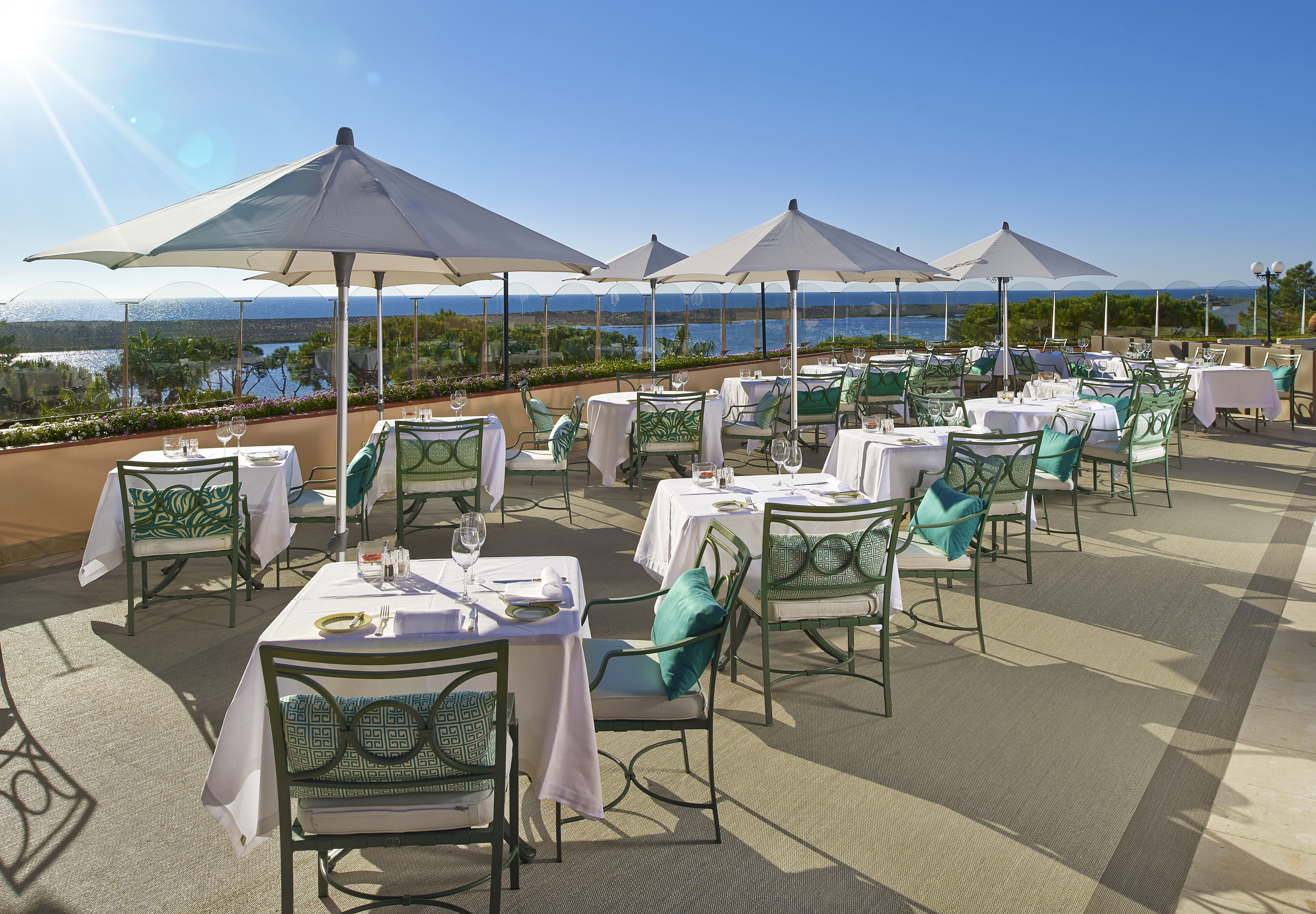 Hotel Quinta do Lago.063.Brisa do Mar Terrace_Lunchtime - WeLoveGolfTravel